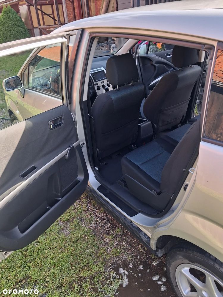 Toyota Corolla Verso - 7