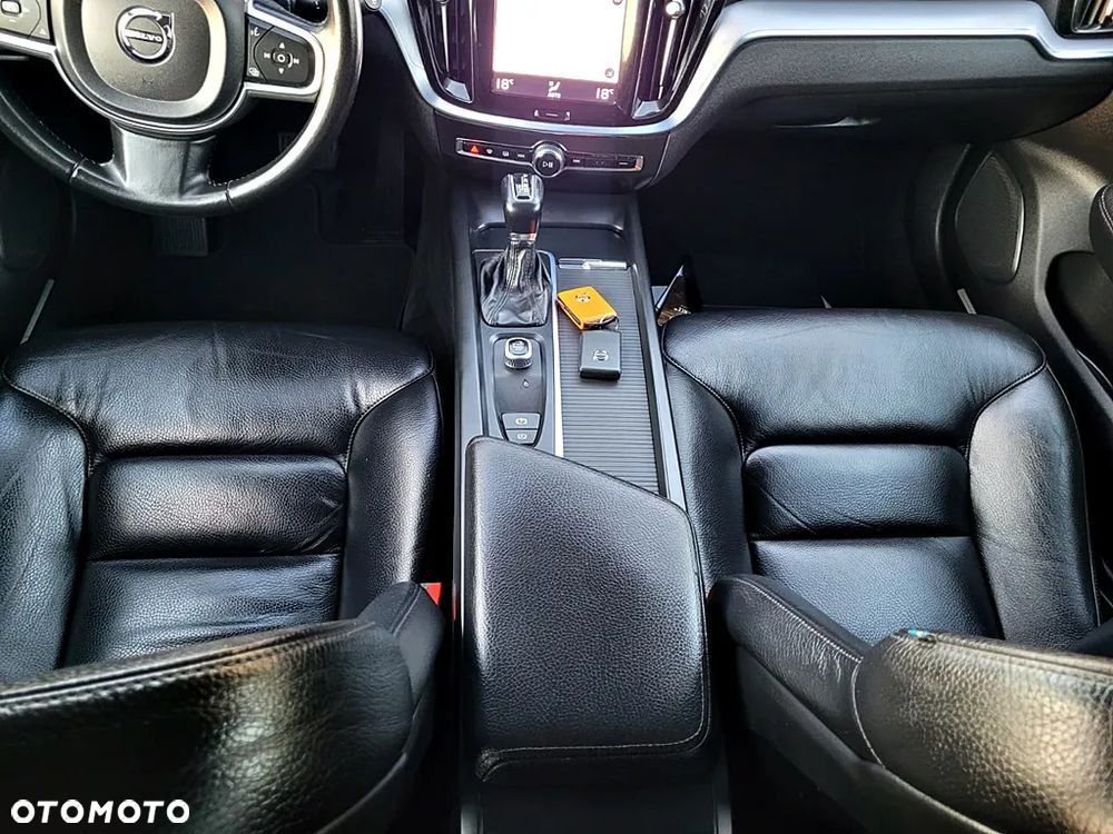 Volvo V60 D3 Geartronic Momentum Pro - 21