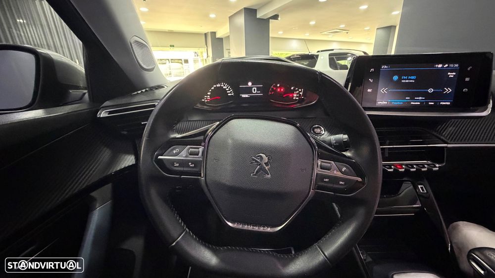 Peugeot 2008 1.2 PureTech Allure Pack - 19