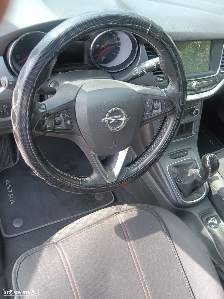Opel Astra Sports Tourer - 4