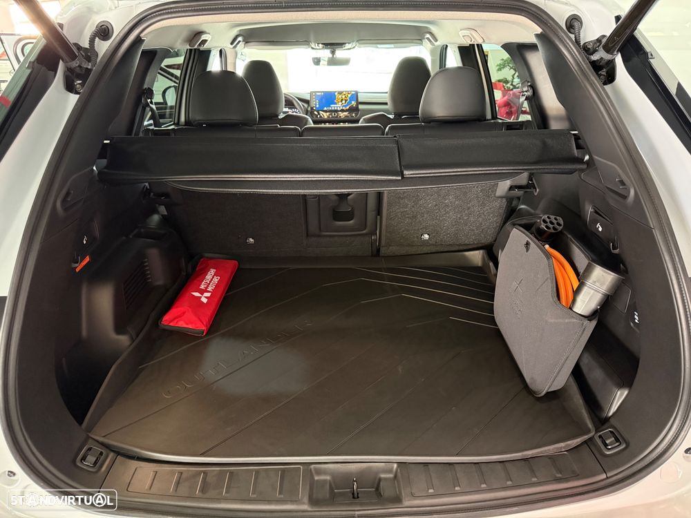 Mitsubishi Outlander - 16
