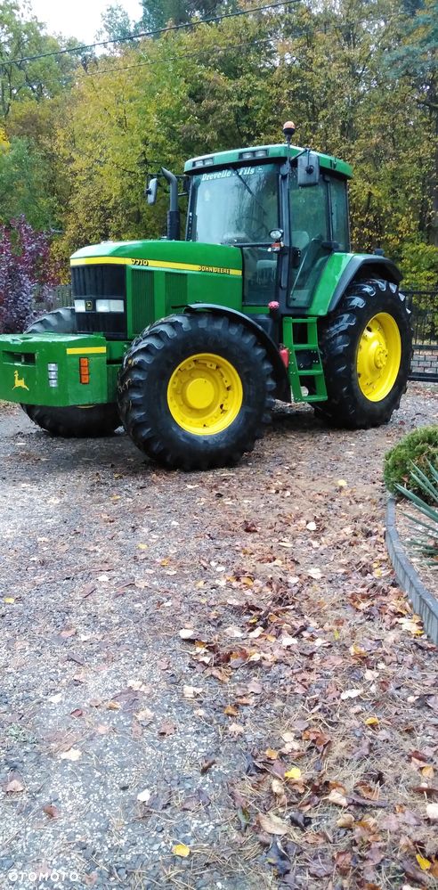 John Deere 7710 - 11