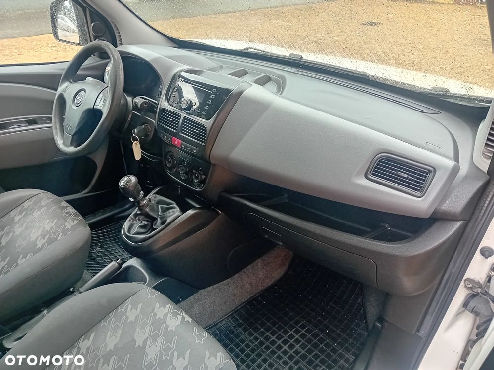 Opel Combo - 8