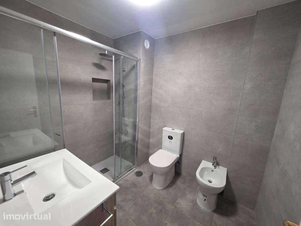 Apartamento T4, centro, vista mar, remodelado, Faro, Algarve - Grande imagem: 4/34