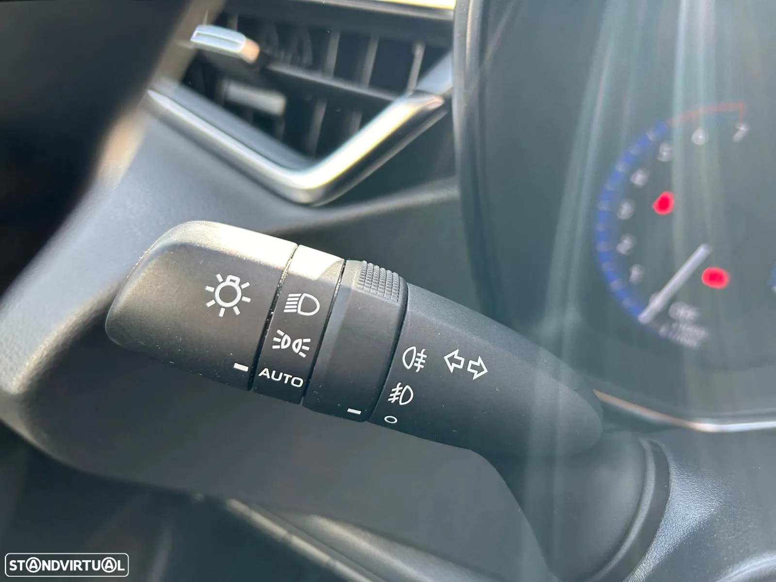 Toyota Corolla Touring Sports 1.8 Hybrid Comfort+P.Sport - 16