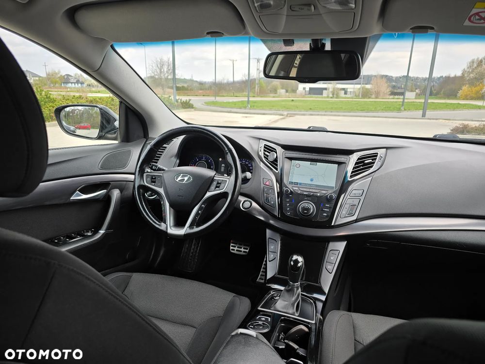 Hyundai i40 Kombi 1.7 CRDi DCT Premium - 11