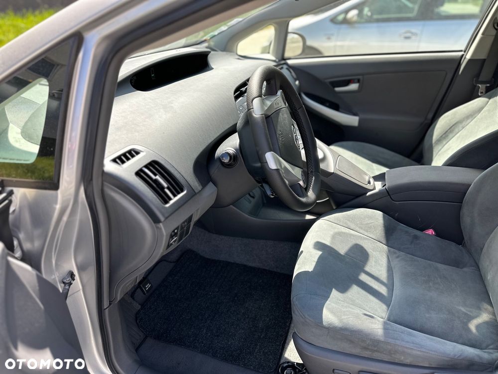 Toyota Prius - 11