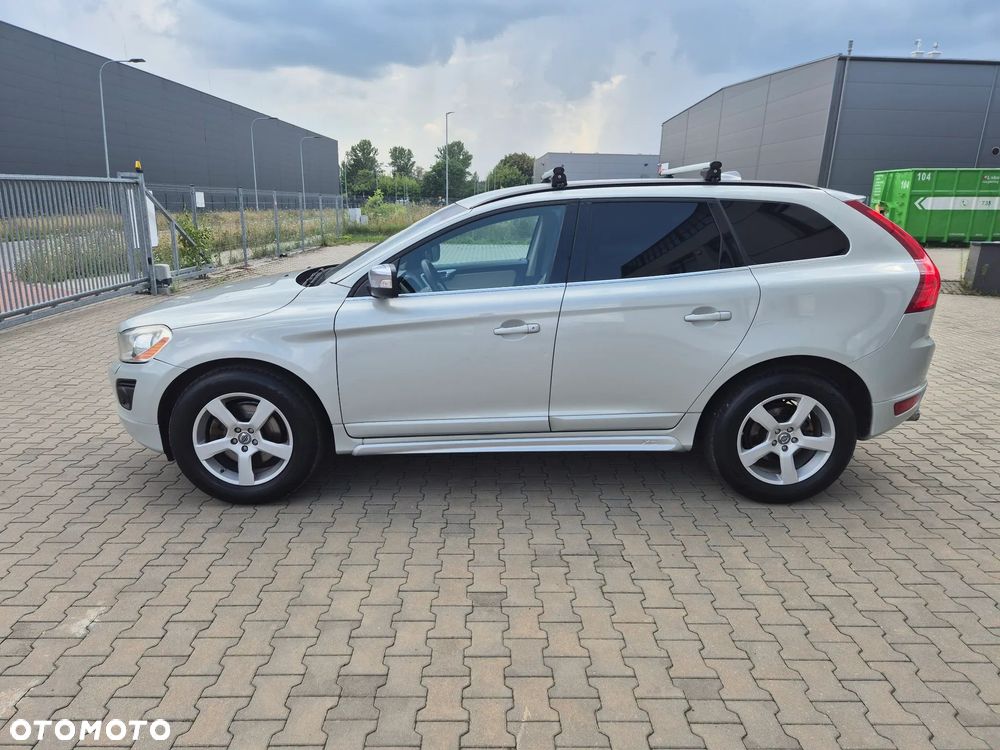 Volvo XC 60 2.4D R-Design - 14