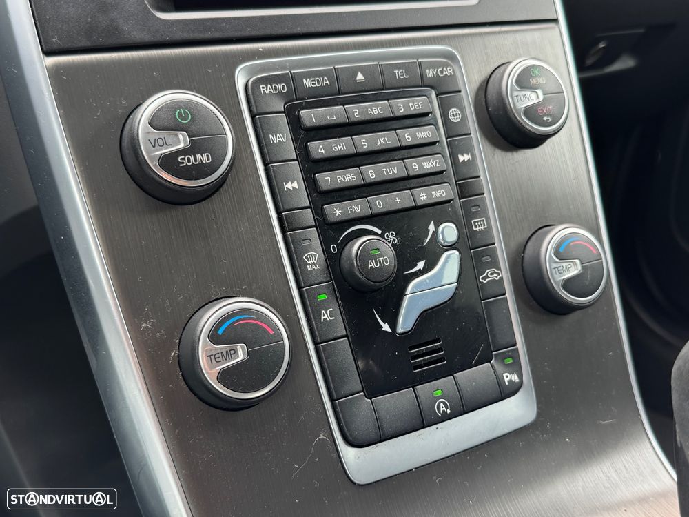 Volvo V60 1.6 D2 Momentum Eco Powershift - 26