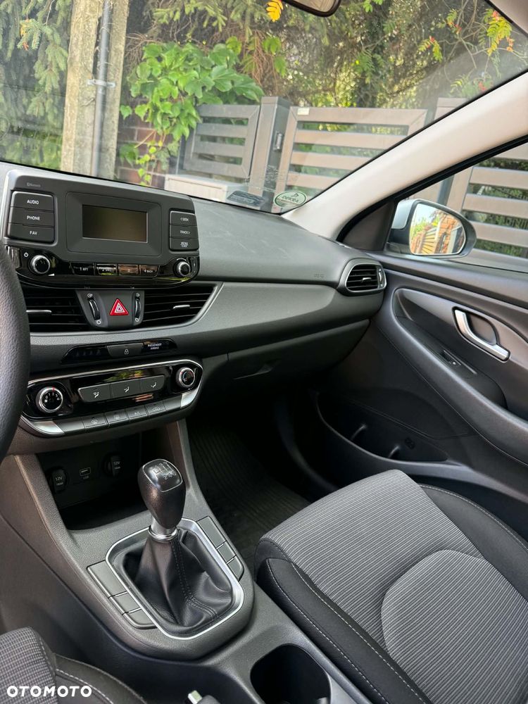Hyundai i30 1.5 DPI Classic + - 13