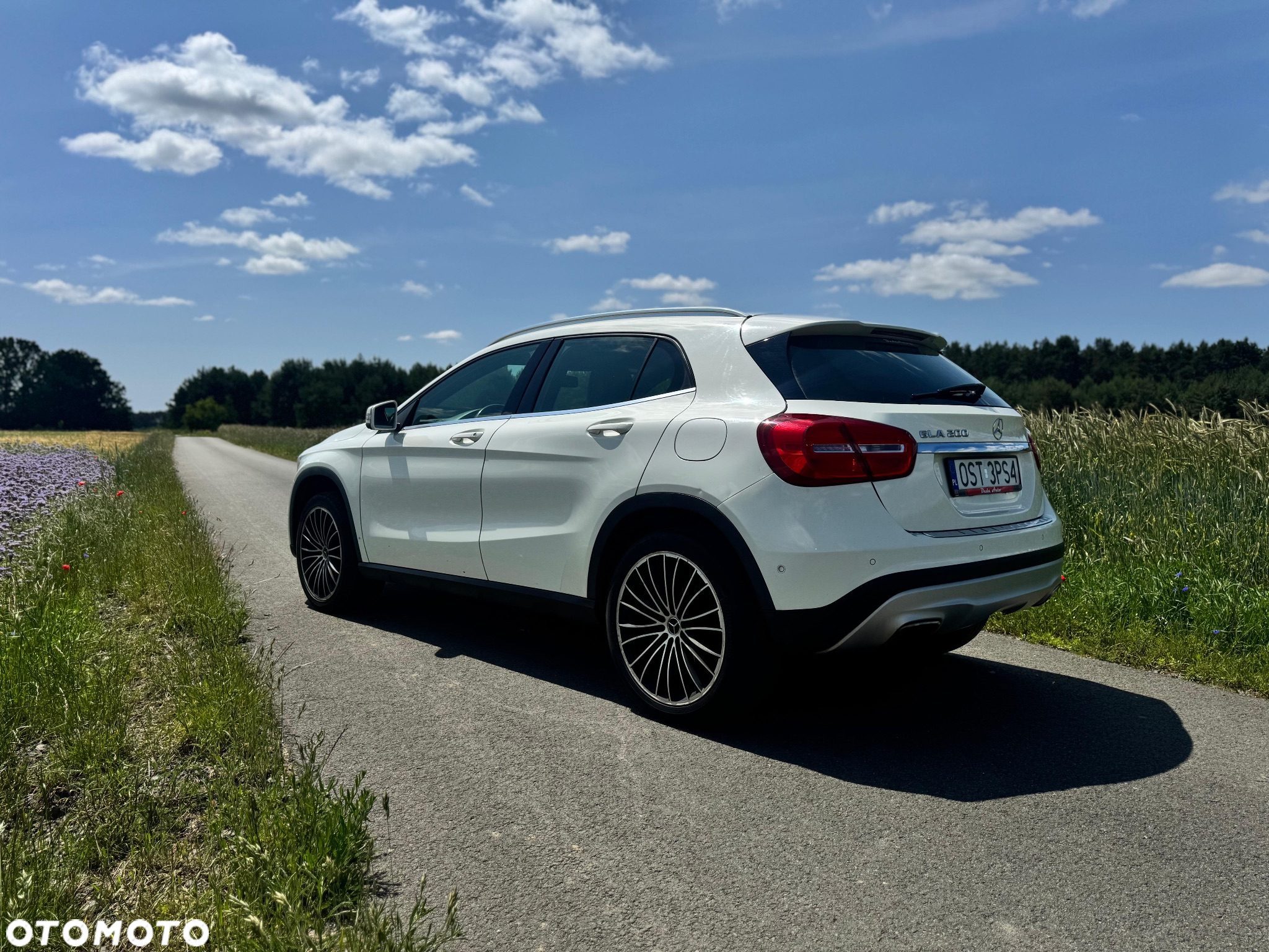 Mercedes-Benz GLA - 4