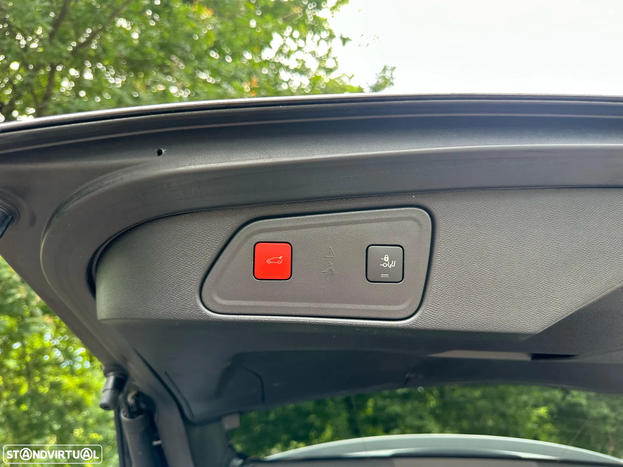 Peugeot 3008 1.6 Hybrid4 Allure Pack e-EAT8 - 36