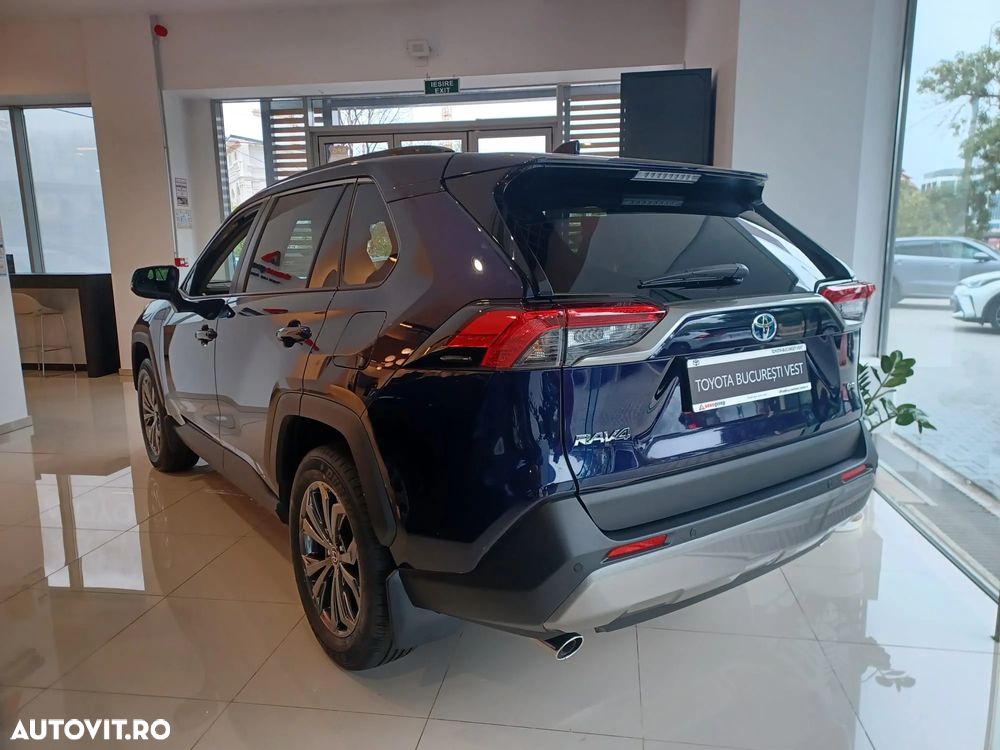 Toyota RAV4 - 5