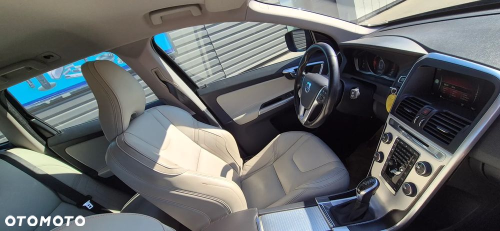 Volvo XC 60 D3 Drive-E Ocean Race - 3