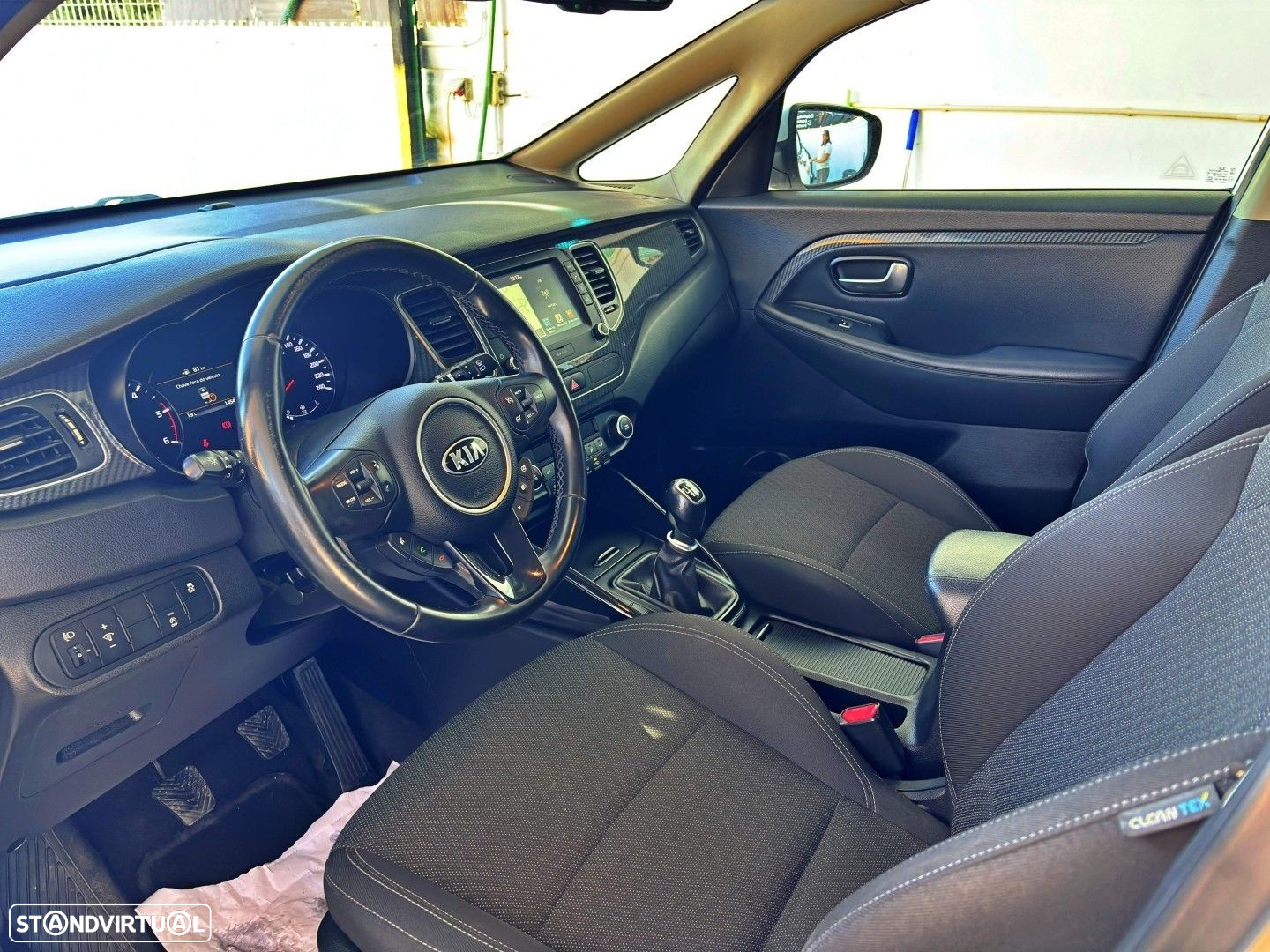 Kia Carens 1.7 CRDi ISG EX - 12