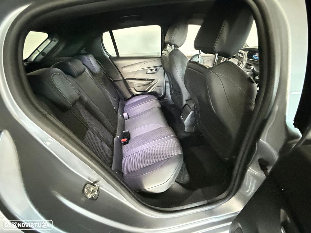 Peugeot e-208 50 kWh GT Line - 31