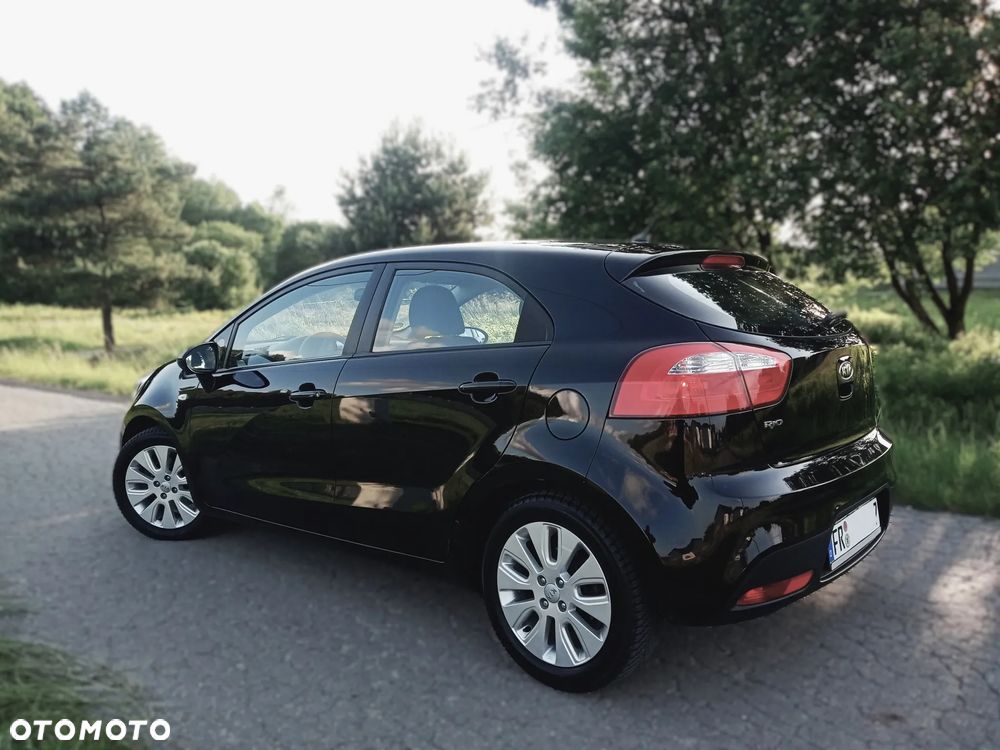 Kia Rio - 4