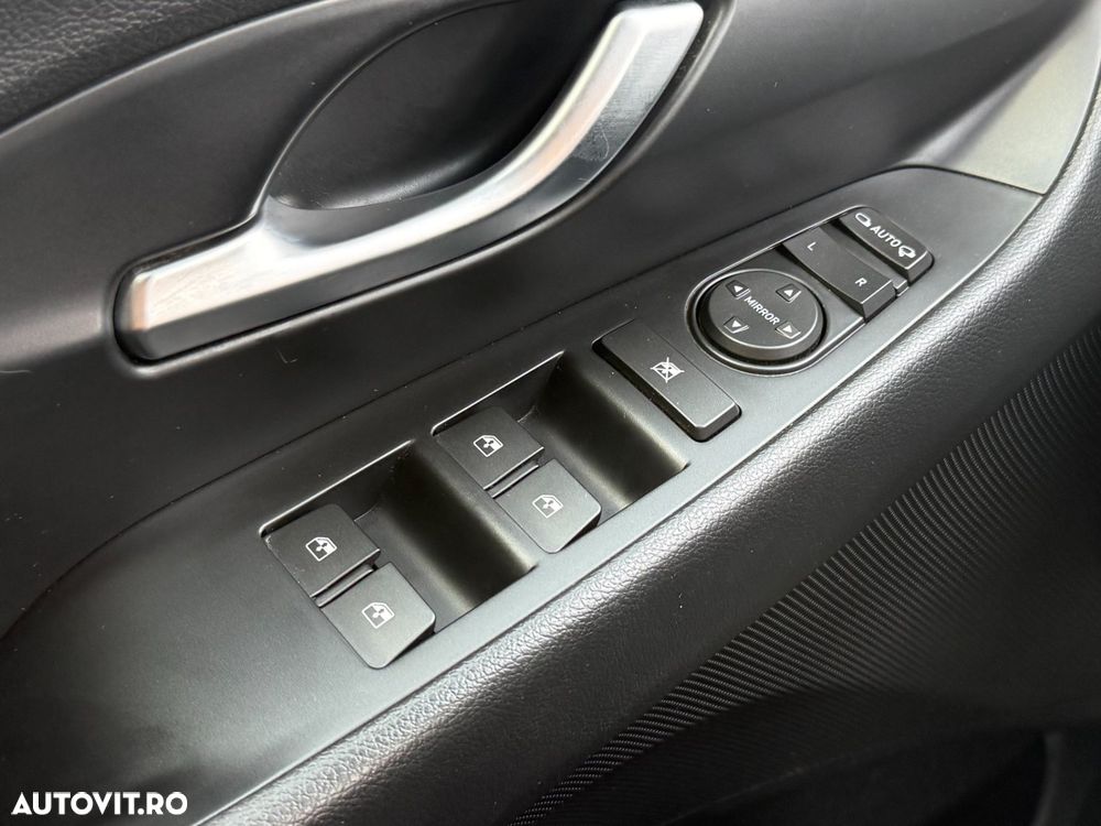 Hyundai i30 1.5 110CP M/T Highway - 19