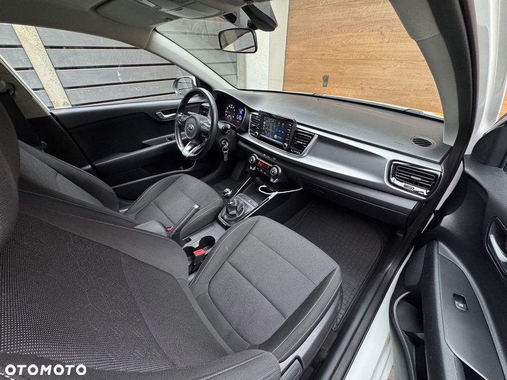 Kia Rio 1.2 L - 22