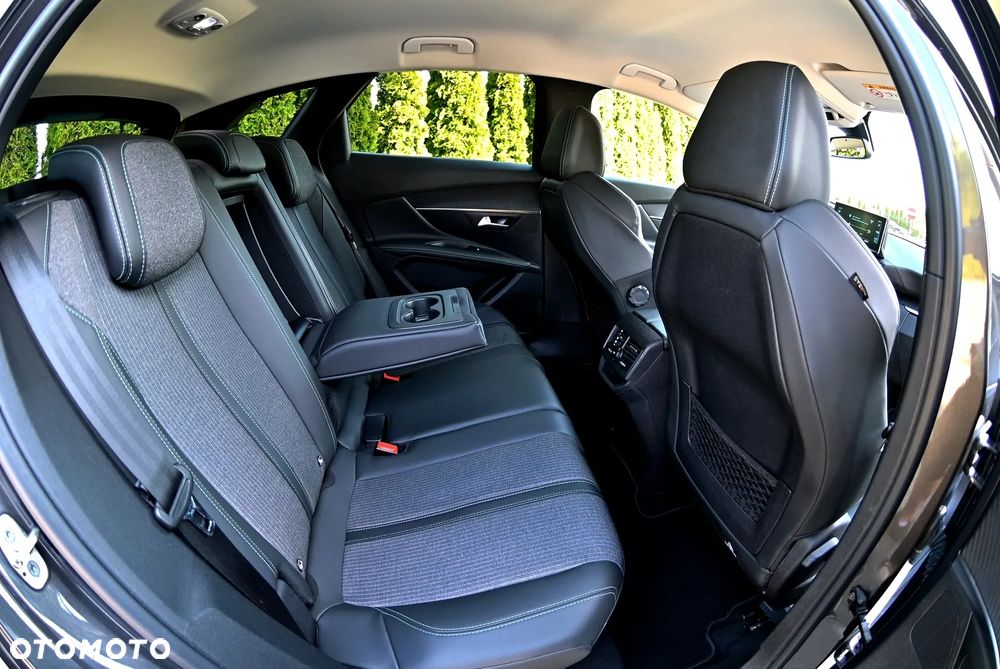 Peugeot 3008 1.2 PureTech Allure S&S EAT8 - 22