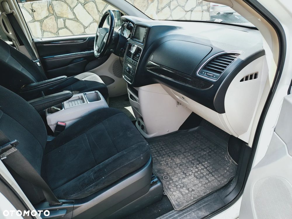Chrysler Town & Country 3.6 Touring - 8