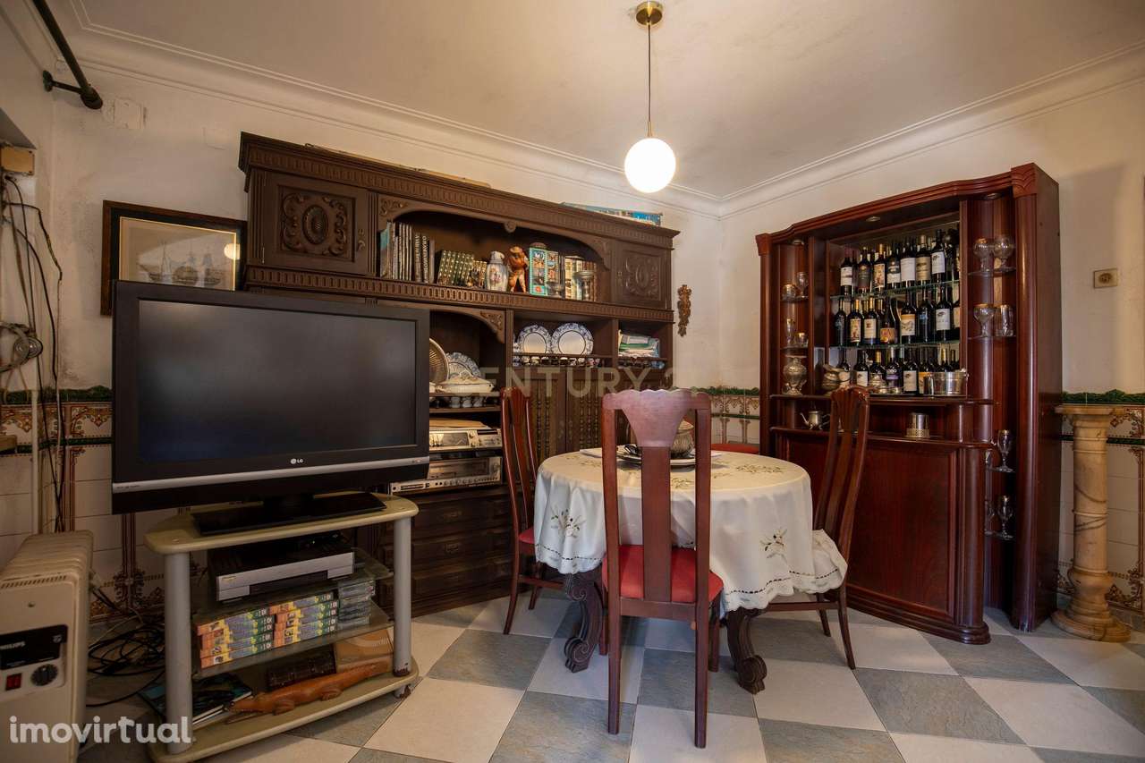 Moradia com charme histórico no Bairro da Palhavã, Setúbal - Grande imagem: 4/46