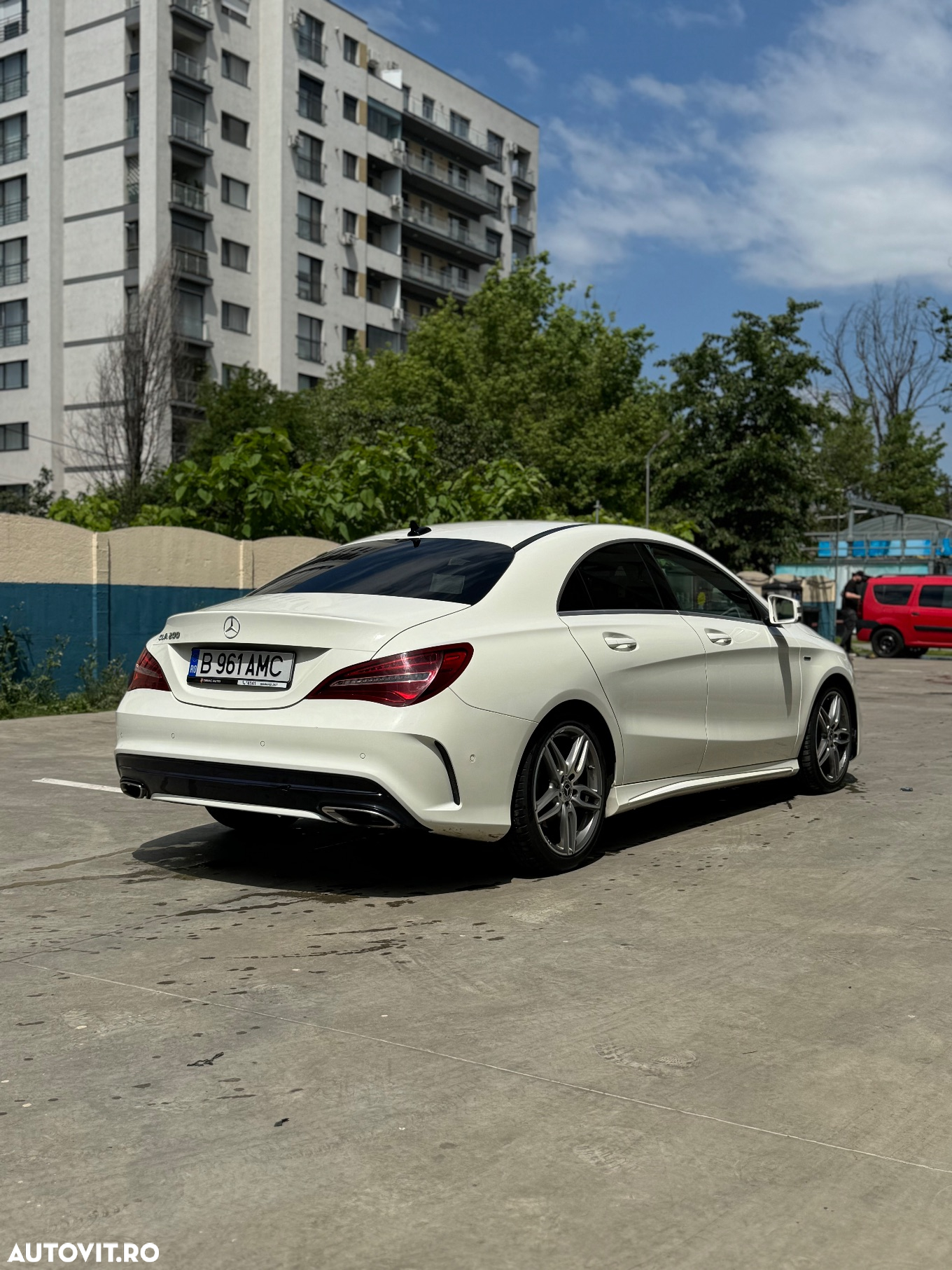 Mercedes-Benz CLA 200 7G-DCT AMG Line - 11