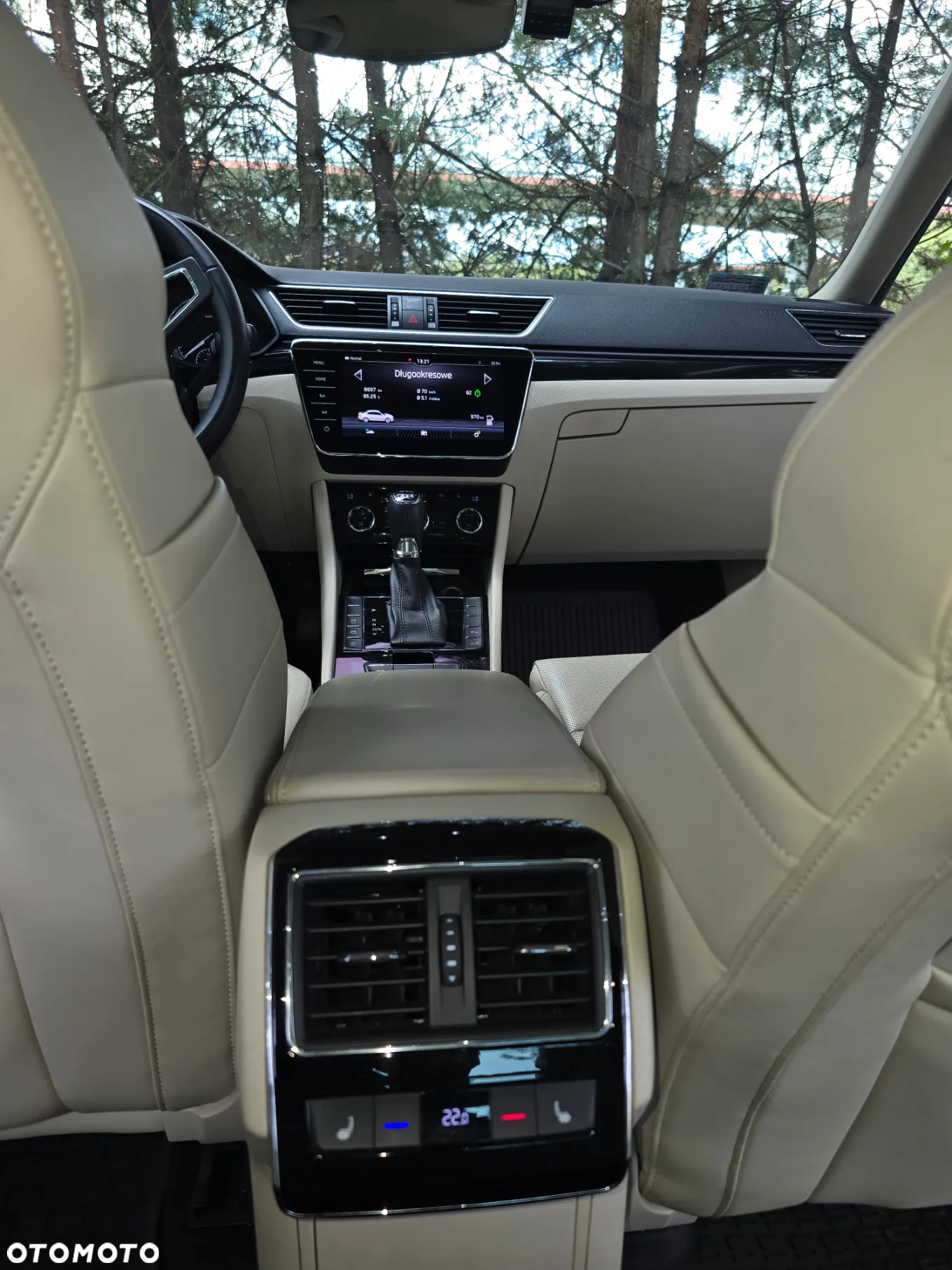 Skoda Superb 2.0 TDI L&K DSG - 8