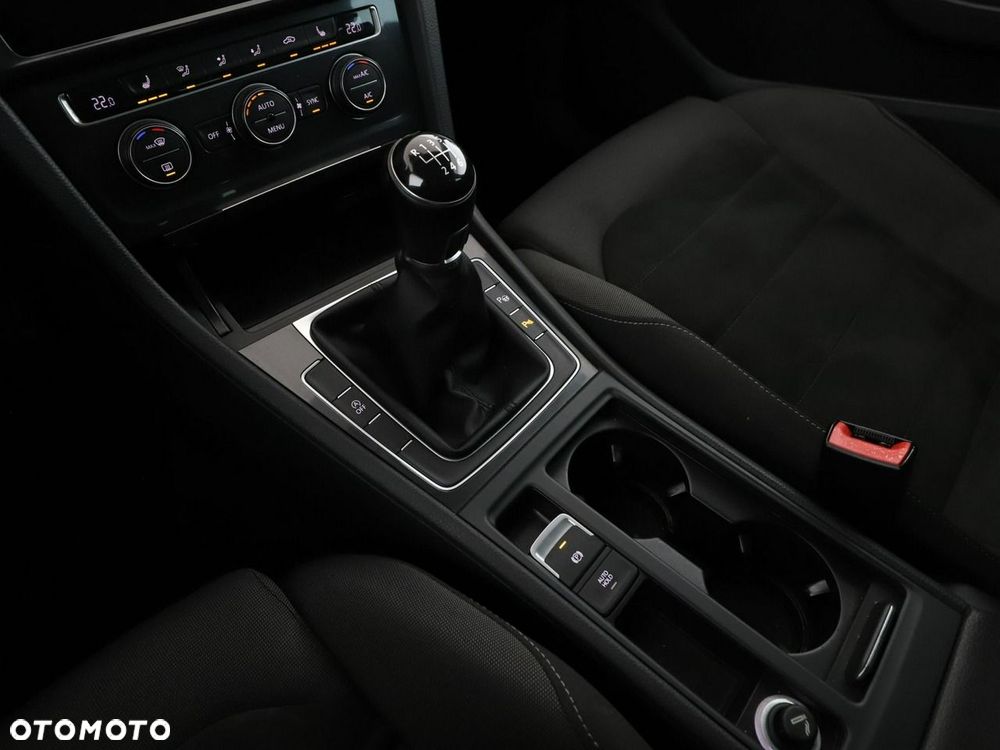 Volkswagen Golf 2.0 TDI (BlueMotion Technology) Comfortline - 30
