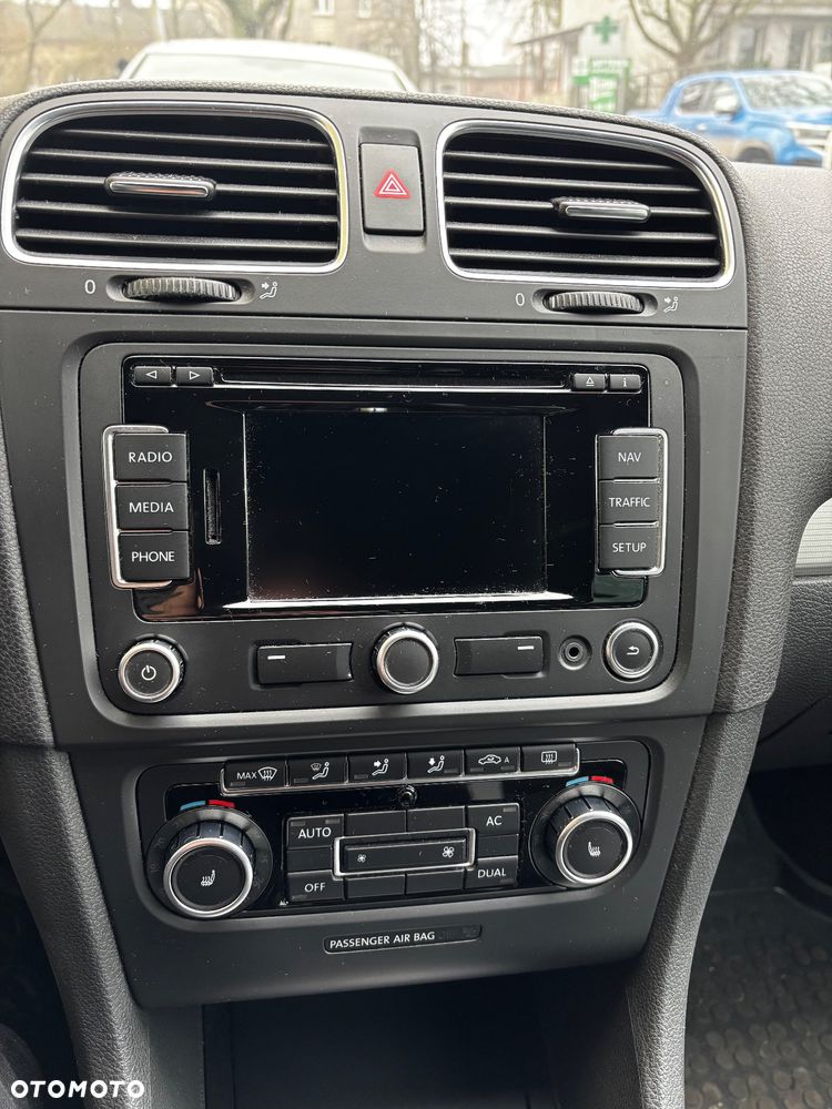 Volkswagen Golf - 11