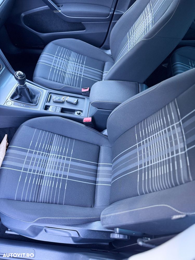 Volkswagen Golf 1.6 TDI BlueMotion Technology Lounge - 8