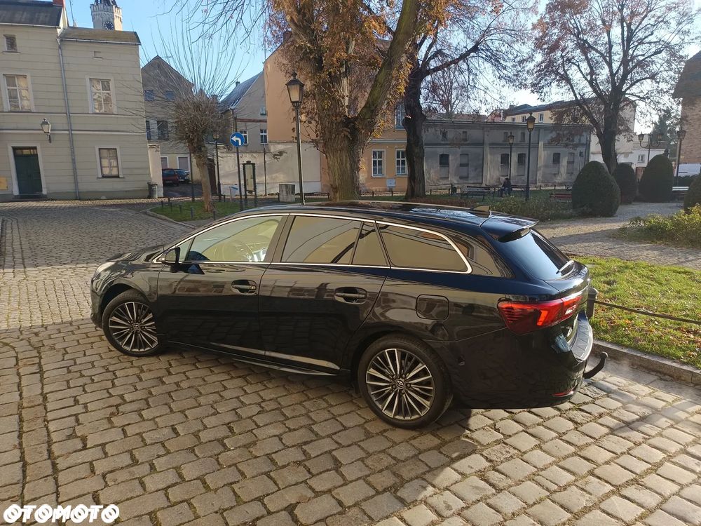 Toyota Avensis 1.8 Premium - 21