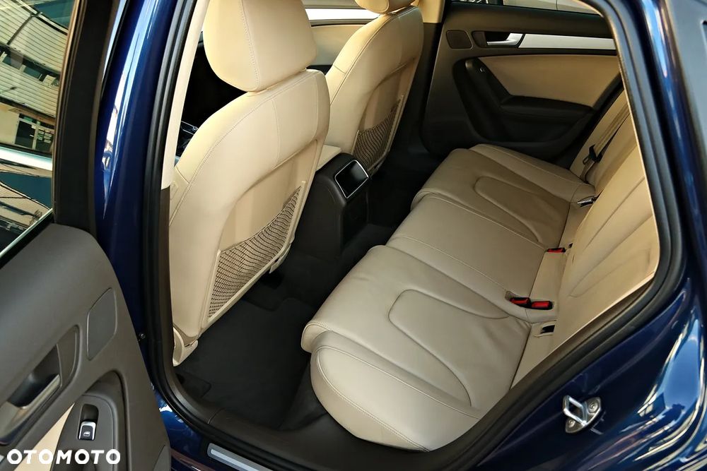 Audi A4 Limousine - 33