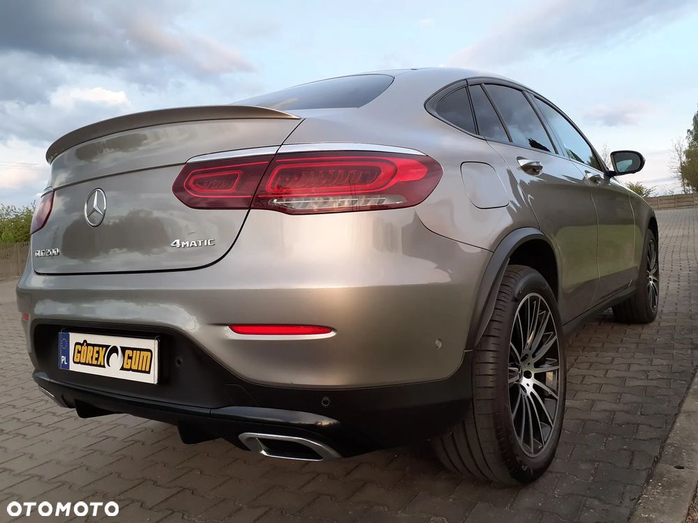 Mercedes-Benz GLC 200 4Matic 9G-TRONIC AMG Line - 9