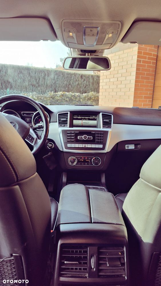 Mercedes-Benz ML - 13