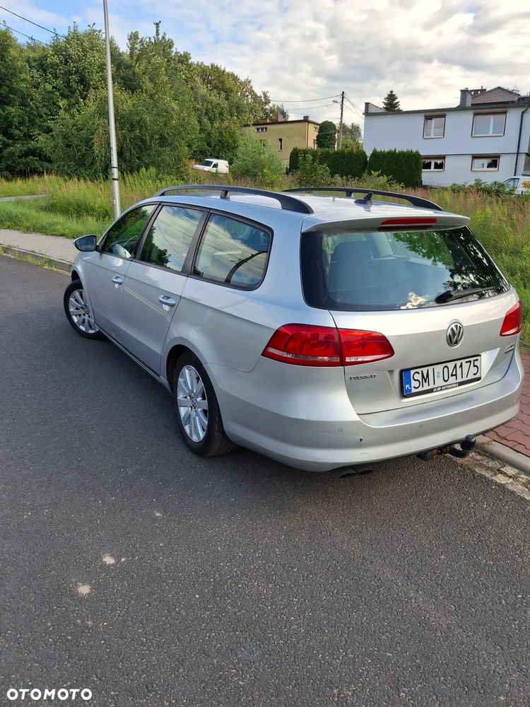 Volkswagen Passat 2.0 TDI DPF BlueMotion Technology Trendline - 4