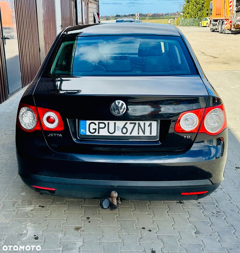 Volkswagen Jetta 1.9 TDI Comfortline - 11