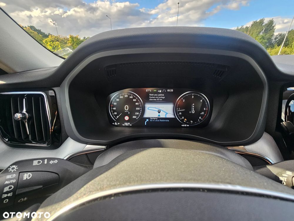 Volvo XC 60 D4 Momentum Pro - 39