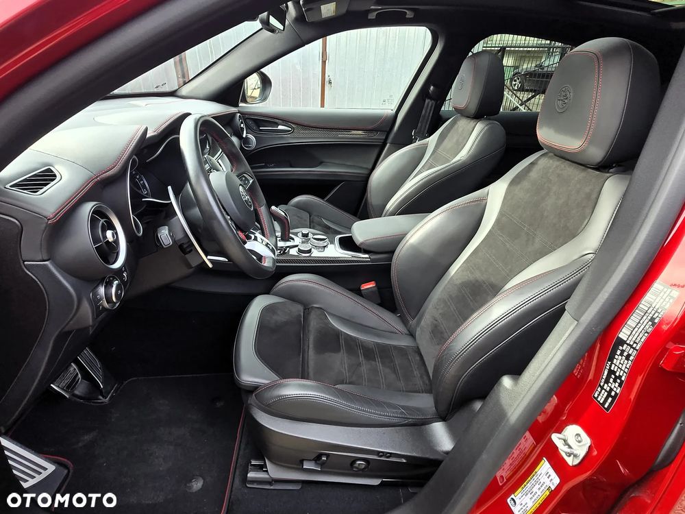 Alfa Romeo Stelvio 2.9 V6 Bi-Turbo Quadrifoglio Q4 - 22