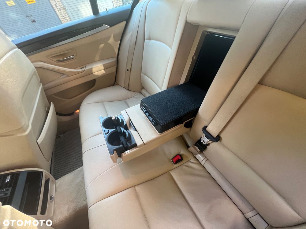 BMW Seria 5 520d - 14