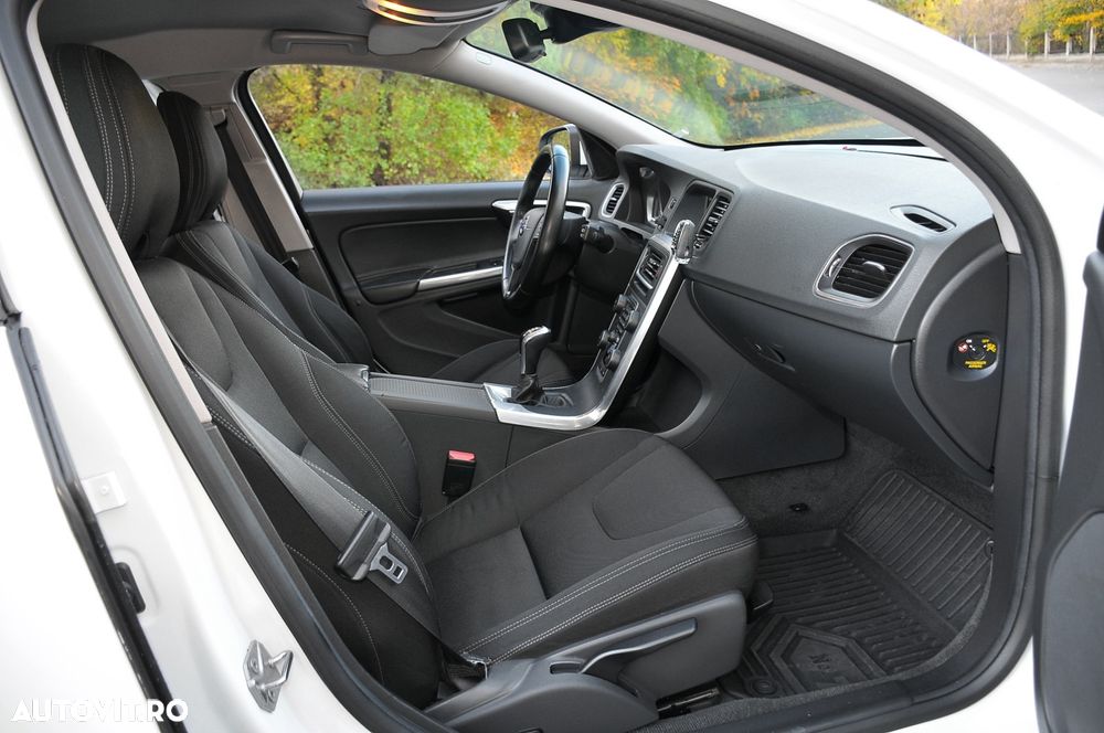 Volvo V60 D2 Kinetic - 12