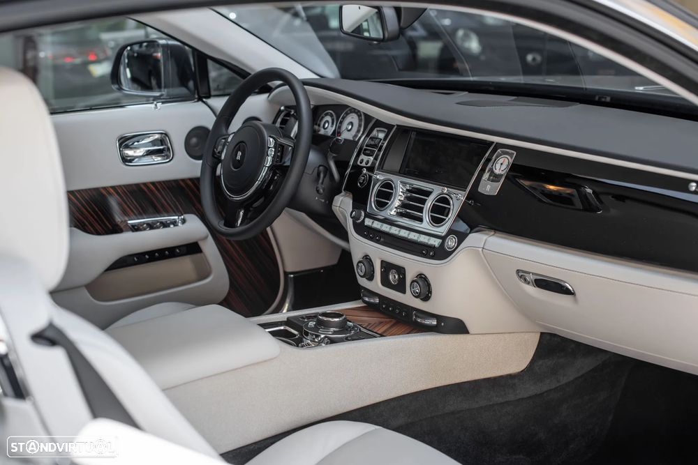 Rolls Royce Wraith 6.6 Twin-Turbo V12 - 12
