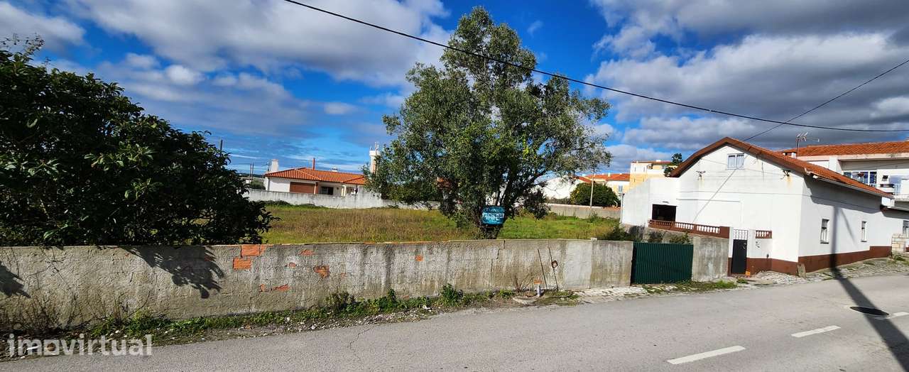 Extenso terreno urbano em Casal Galego - Marinha Grande - Grande imagem: 2/9
