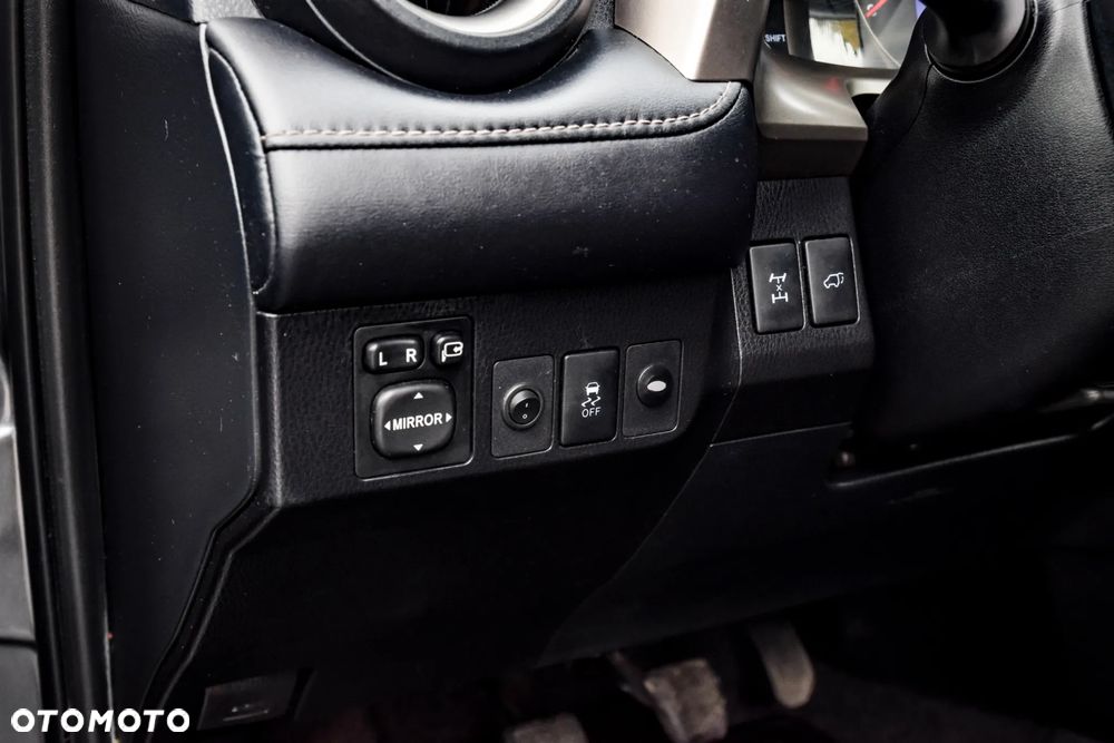 Toyota RAV4 2.0 Premium EU6 - 37