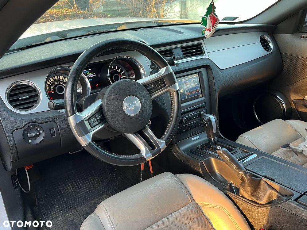 Ford Mustang 3.7 V6 Premium - 12