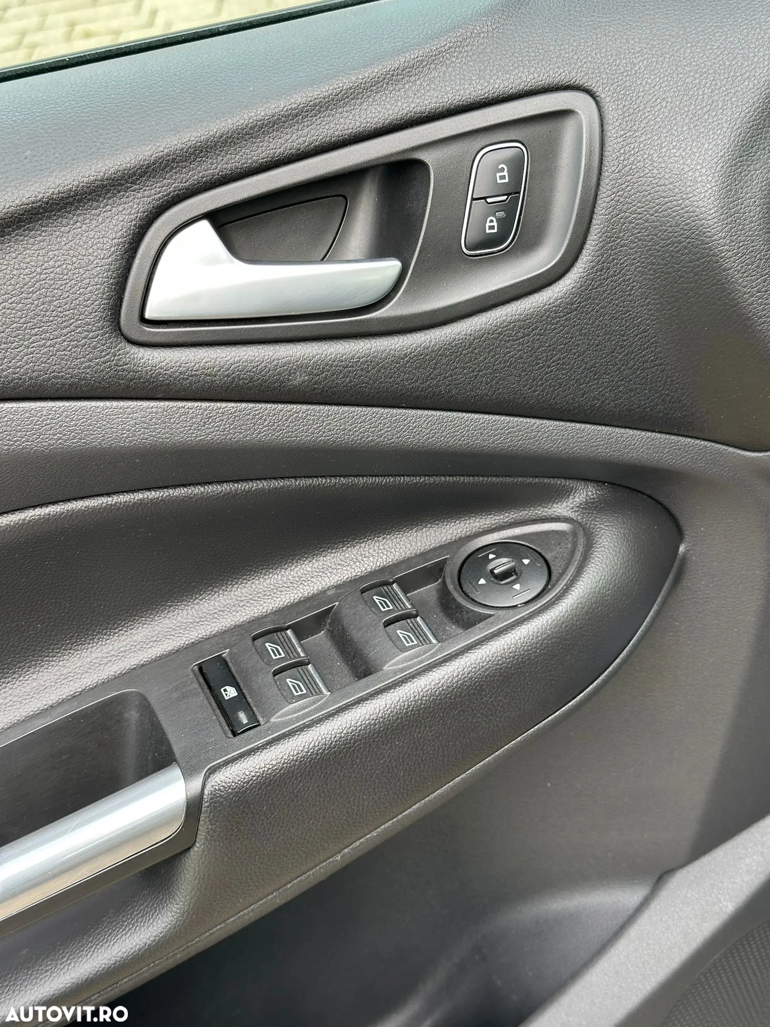 Ford Kuga 2.0 TDCi 4WD Trend - 13