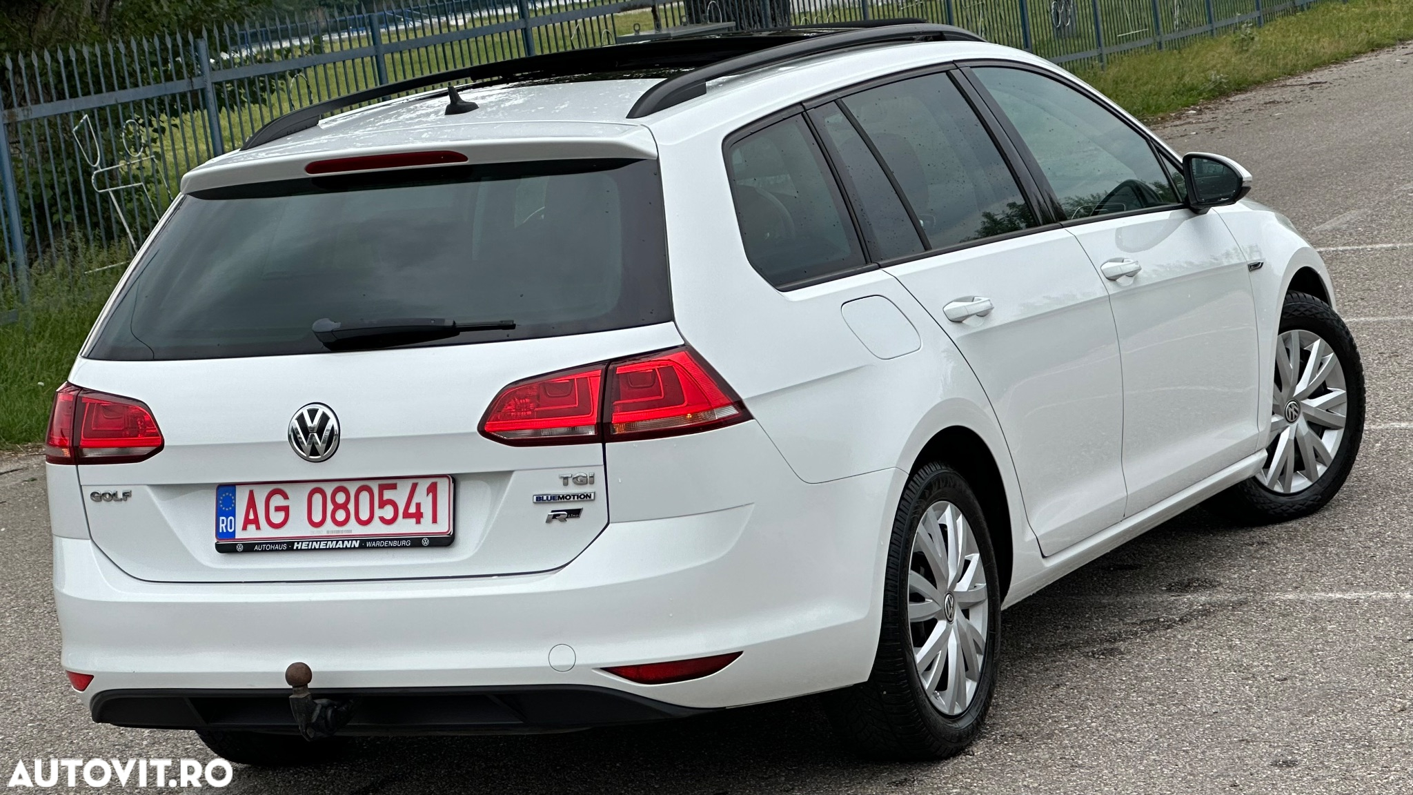 Volkswagen Golf 1.4 TSI BlueMotion Technology DSG Highline - 8