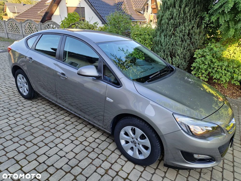 Opel Astra 1.6 Active EU6 - 1