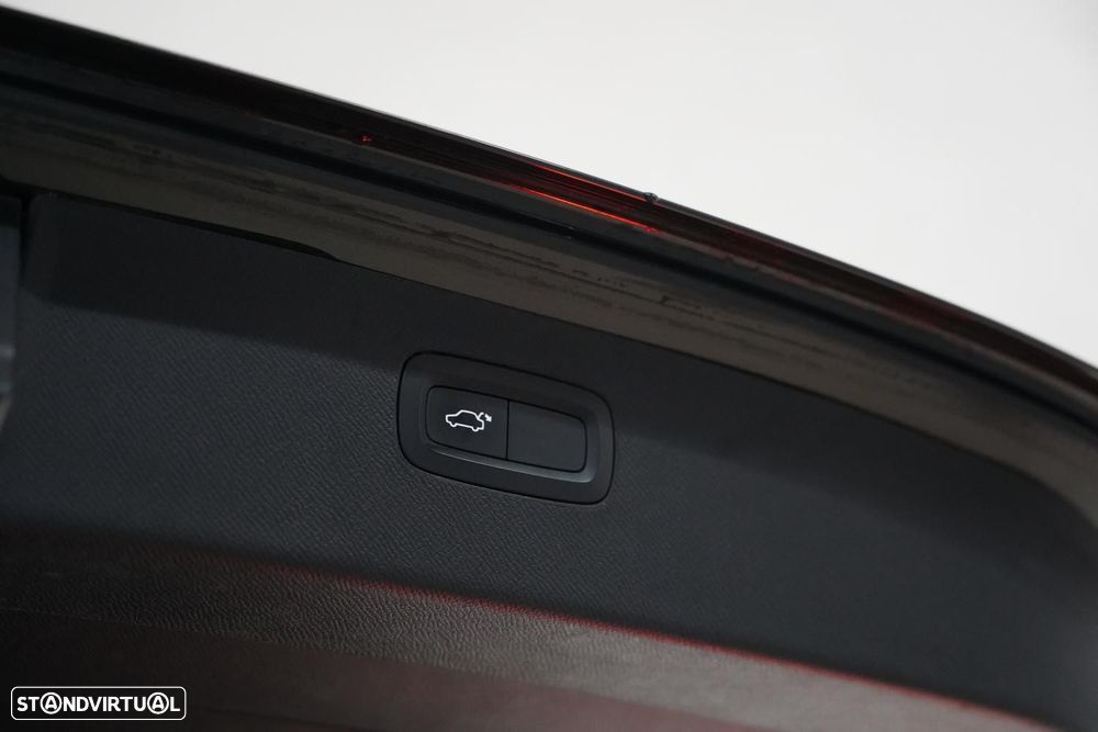 Volvo XC 90 2.0 T8 PHEV Momentum Plus AWD - 28