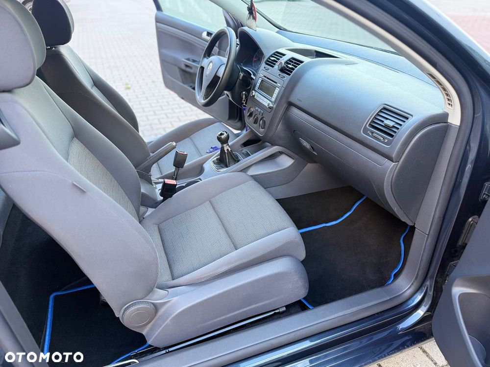 Volkswagen Golf - 24
